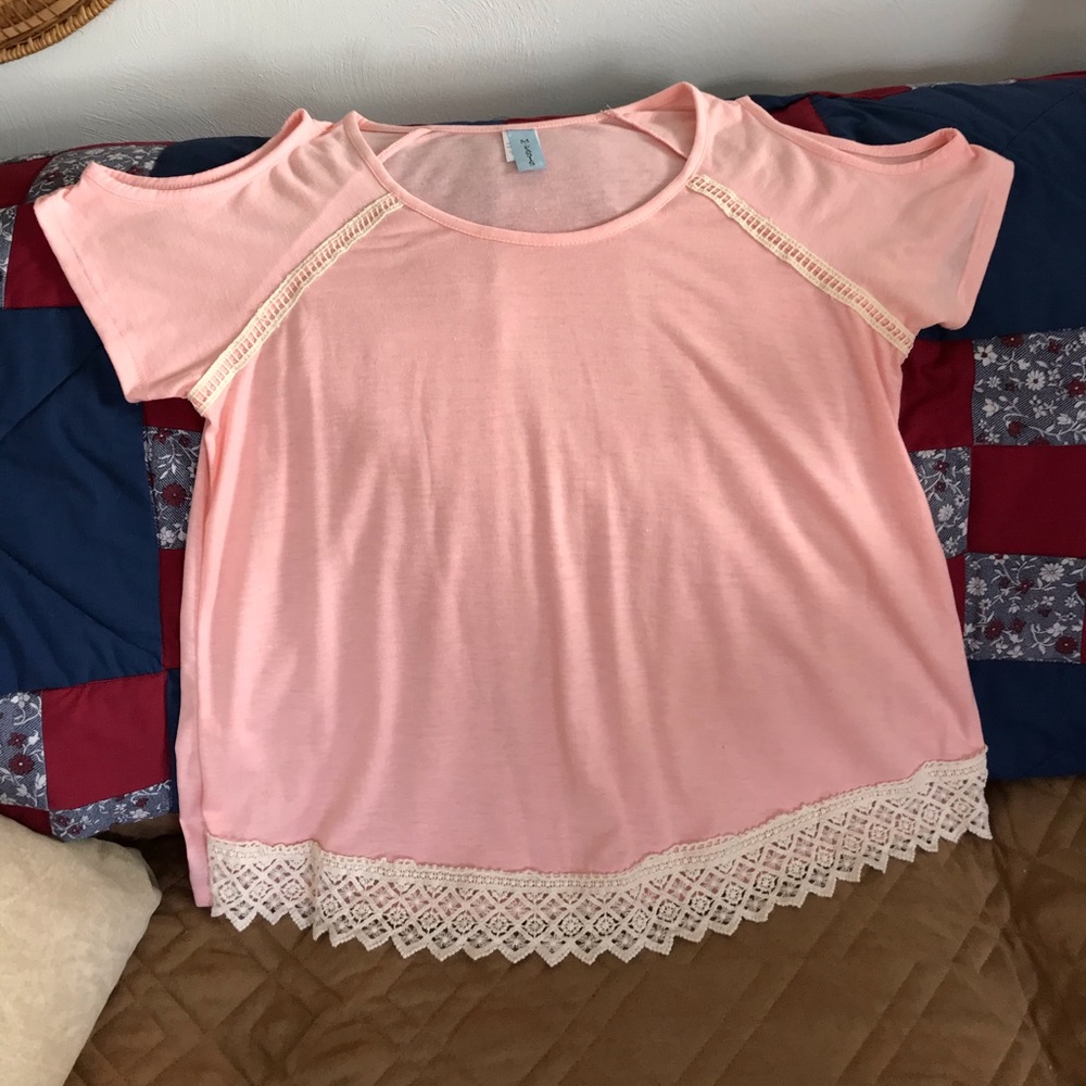 M•FASIS Exposed Shoulder Top